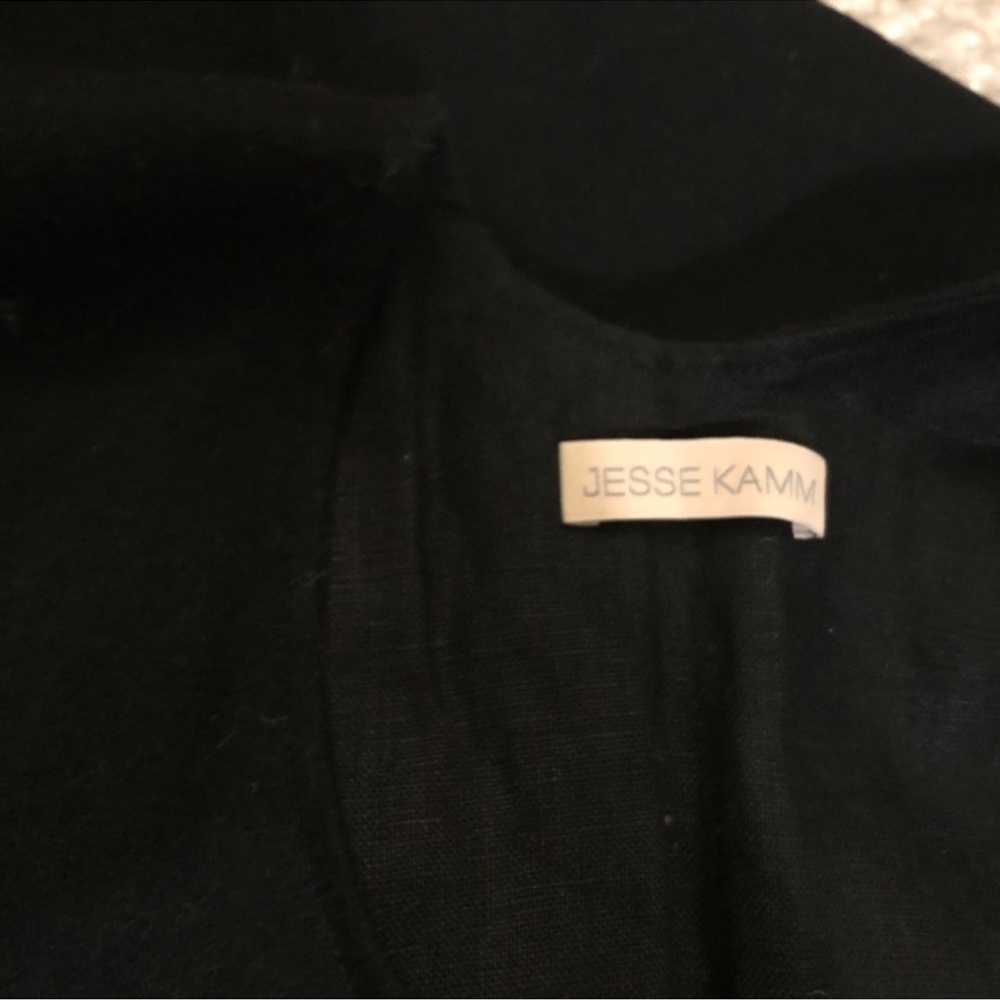 Jesse Kamm Ama Warming Cape in black wool/linen - Picture 6 of 7
